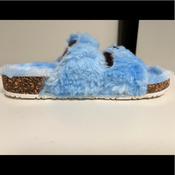 Tahari Kids Fuzzy Sandals - Picture 8 of 9